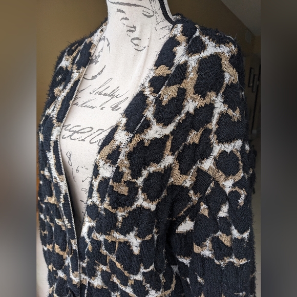 LE LIS BLANC  Chunky Animal Print Cardigan Sweater Coat Size Large - Picture 5 of 16